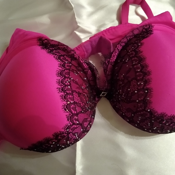 Victoria's Secret Other - Victoria secret Miraculous Plunge